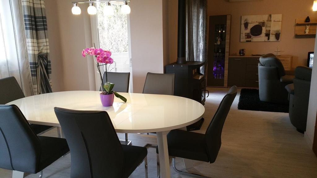 Roncevic Apartment